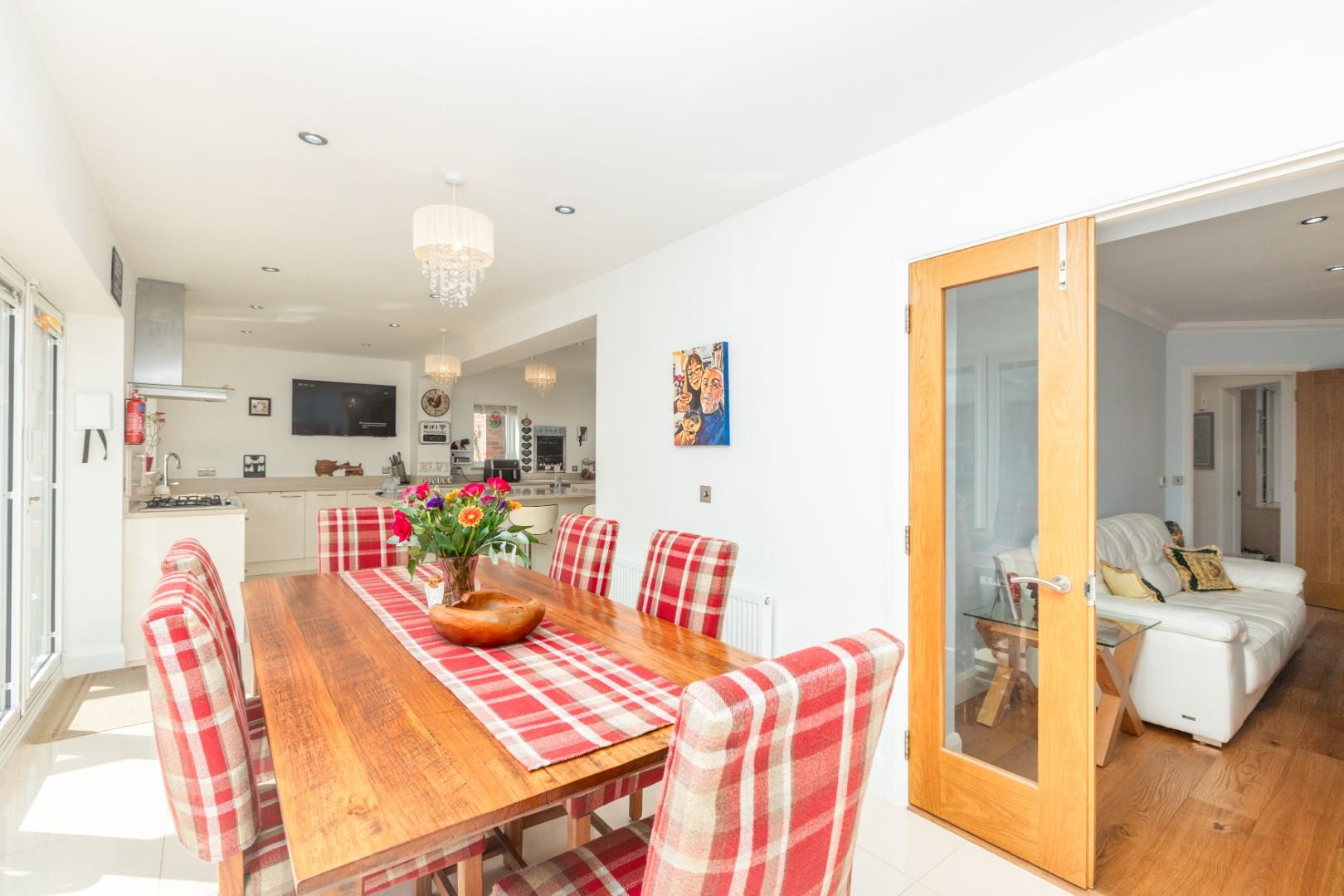 Moorland Avenue, Newton, Mumbles, SA3 4UA
